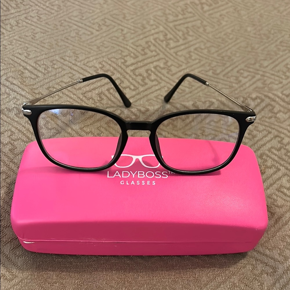LadyBoss Black Glasses with Pink Case